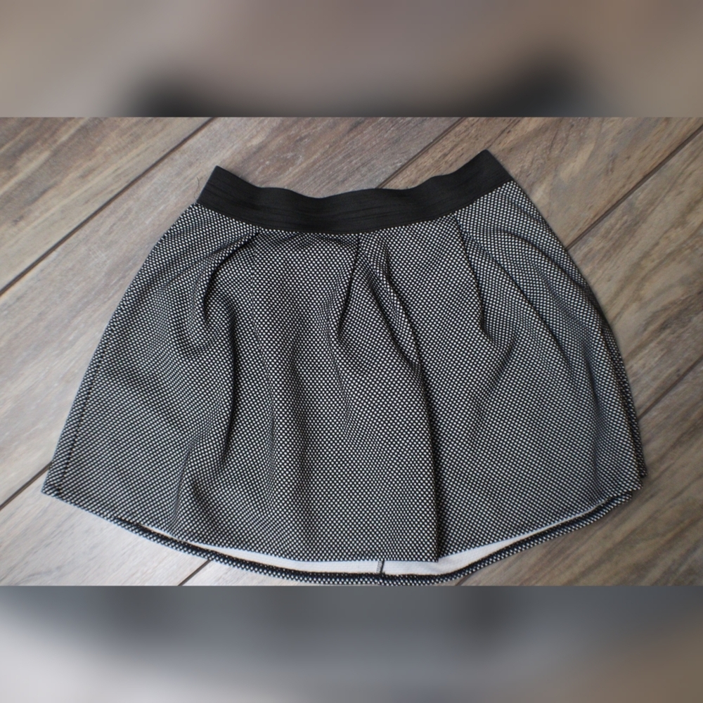 Joe B black and white skirt